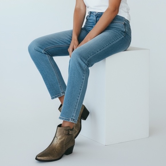 Qupid Shoes - QUPID - SIZE 7 - BRONZE ANKLE BOOTIES - I SIDE ZIP - WESTERN FLARE BUCKLE - S3